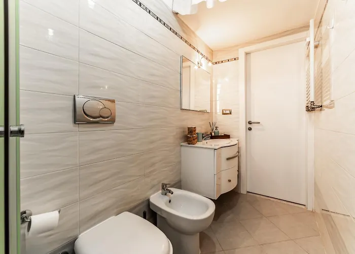 Apartamento In Tuscolana Train Station & Metro A