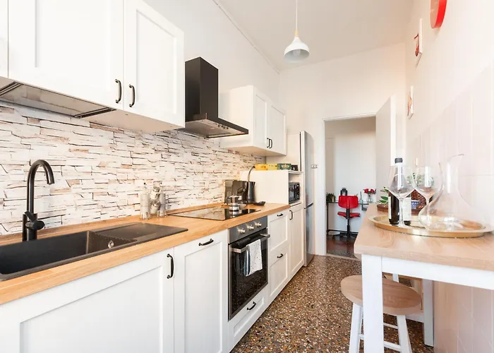 Apartamento In Tuscolana Train Station & Metro A